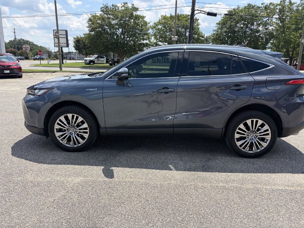 Used 2021 Toyota Venza Limited AWD/4WD image 4