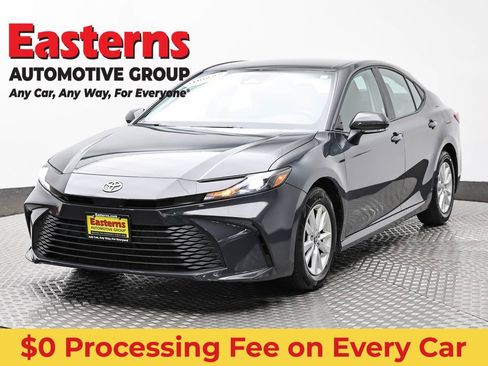 Used 2025 Toyota Camry LE FWD image 1