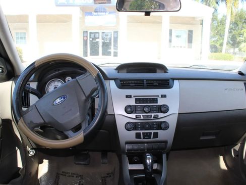Used 2009 Ford Focus SE image 13