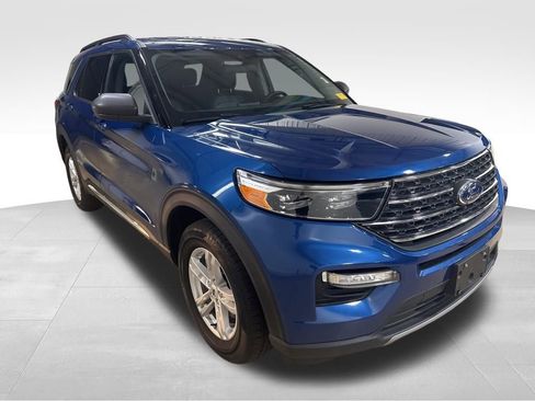 Certified 2022 Ford Explorer XLT w/ Equipment Group 202A image 11