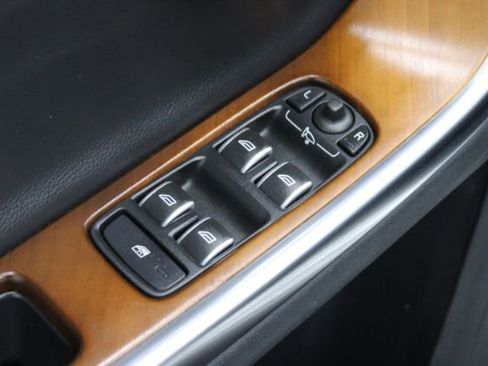 Used 2016 Volvo S60 T5 Inscription Platinum image 10