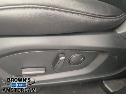 Used 2022 Ford Explorer XLT w/ Equipment Group 202A AWD/4WD image 16