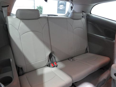 Used 2014 Chevrolet Traverse LT FWD image 13