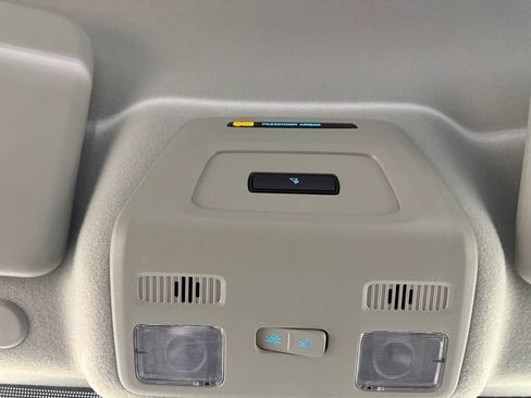 Used 2023 Ford Transit 250 Medium Roof image 28