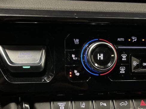 Used 2024 GMC Sierra 3500 AT4 w/ AT4 Premium Plus Package image 7