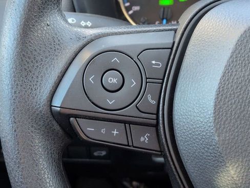 Certified 2022 Toyota RAV4 XLE w/ Convenience Package image 18