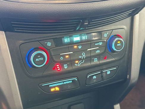 Used 2017 Ford Escape SE w/ Equipment Group 201A image 16