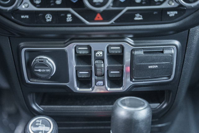 Used 2020 Jeep Gladiator Overland AWD/4WD image 27