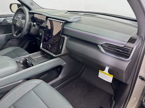 New 2026 GMC Acadia AT4 w/ LPO, Floor Liner Package image 36