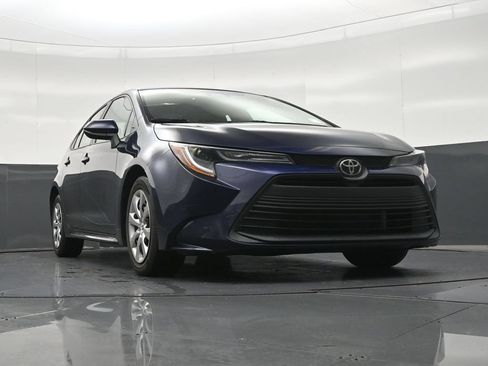 Used 2024 Toyota Corolla LE FWD image 29