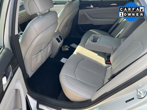 Used 2015 Hyundai Sonata Limited w/ Option Group 05 FWD image 11