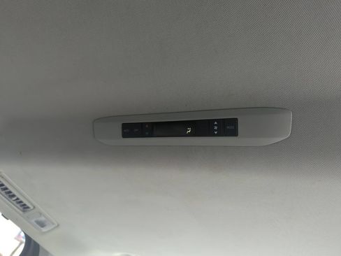 Used 2021 Toyota Sienna LE w/ LE Plus Package FWD image 33
