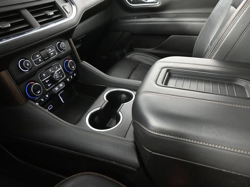 Used 2024 Chevrolet Tahoe High Country AWD/4WD image 32