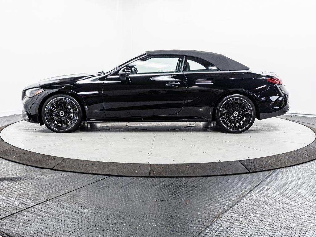 Used 2024 Mercedes-Benz CLE 450 4MATIC Cabriolet image 4