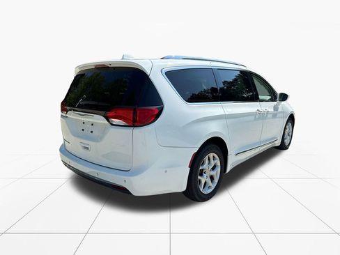 Used 2019 Chrysler Pacifica Touring-L w/ Advanced Safetytec Group FWD image 8