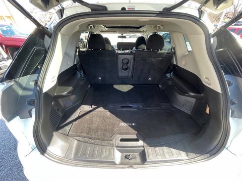 Used 2016 Nissan Rogue SV w/ SV Premium Package AWD/4WD image 36