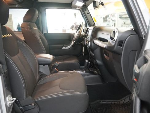 Used 2014 Jeep Wrangler Sahara w/ Connectivity Group AWD/4WD image 29