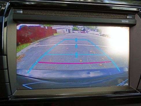 Used 2014 Toyota Corolla LE FWD image 21
