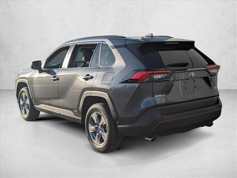 Used 2025 Toyota RAV4 XLE AWD/4WD image 5