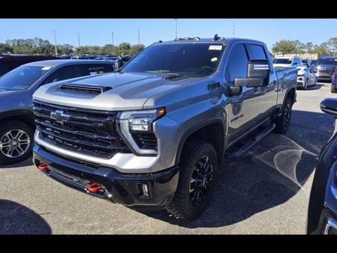 Used 2025 Chevrolet Silverado 2500 LT w/ Trail Boss Package image 3