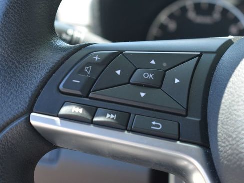 Used 2025 Nissan Altima 2.5 SV FWD image 13