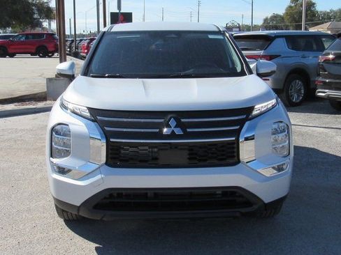 New 2026 Mitsubishi Outlander ES image 6