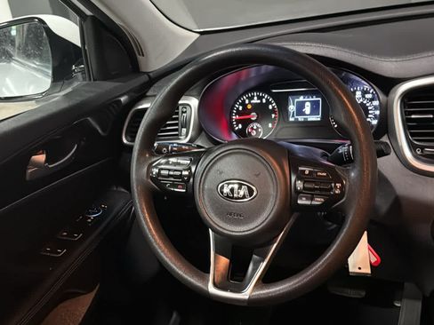 Used 2018 Kia Sorento AWD image 25