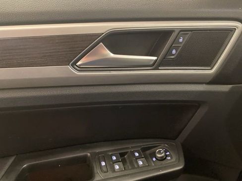 Used 2018 Volkswagen Atlas SEL image 19