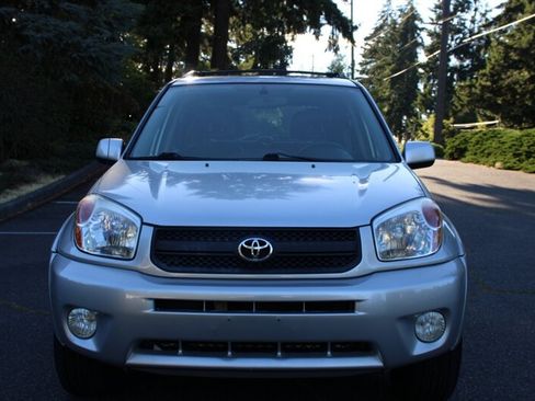 Used 2005 Toyota RAV4 4WD image 10