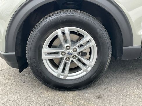 Used 2020 Ford Explorer XLT w/ Equipment Group 202A image 21