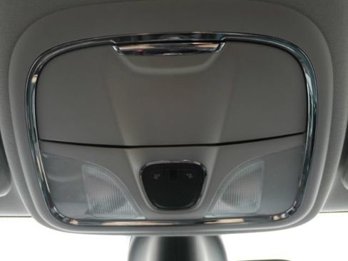 Used 2020 Jeep Cherokee Trailhawk AWD/4WD image 50