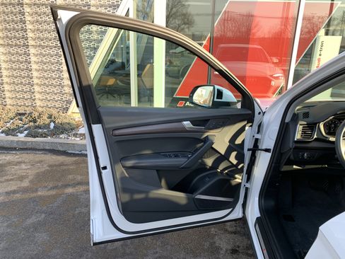 Certified 2022 Audi Q5 2.0T Premium Plus w/ Premium Plus Package image 9