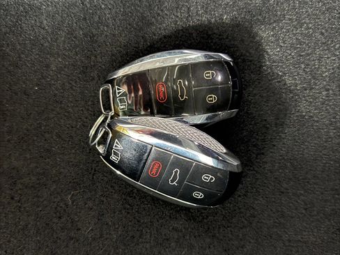 Used 2022 Bentley Flying Spur W12 image 33