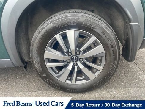 Used 2024 Nissan Pathfinder SL AWD/4WD image 19