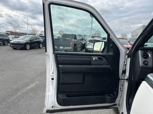Used 2016 Ford Expedition EL Platinum image 14