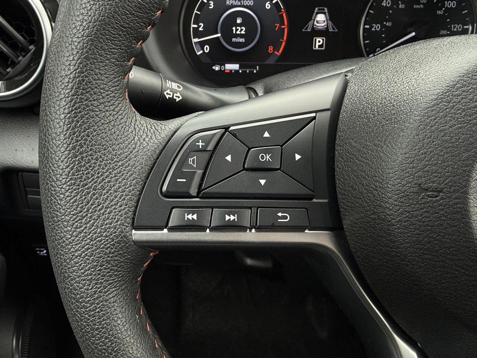 Used 2023 Nissan Kicks SR w/ SR Premium Package FWD image 29