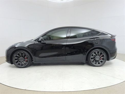 Used 2023 Tesla Model Y Performance image 4