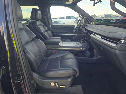 Used 2025 Lincoln Navigator L Reserve w/ Jet Appearance Package image 13