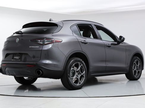 Used 2026 Alfa Romeo Stelvio Sprint w/ Convenience Package AWD/4WD image 5