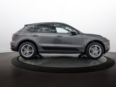 Used 2018 Porsche Macan AWD/4WD image 8