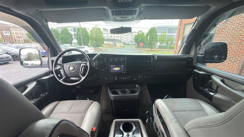 Used 2015 Chevrolet Express 2500 Extended RWD image 27
