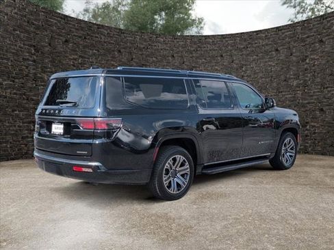 Used 2024 Jeep Wagoneer L Series II w/ Flexible Seating Group image 7