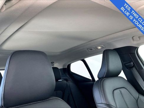 Certified 2025 Volvo XC40 B5 Plus image 22