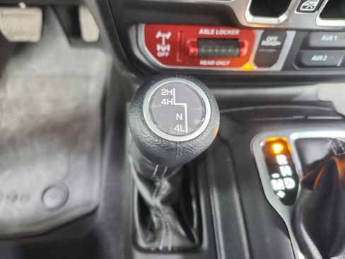 Used 2025 Jeep Wrangler Unlimited Sport AWD/4WD image 26