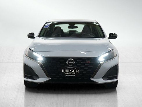 Used 2023 Nissan Altima 2.5 SR AWD/4WD image 8