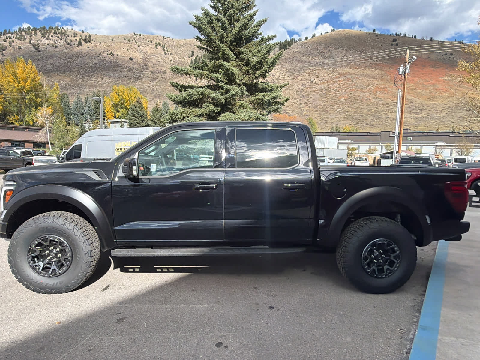 New 2026 Ford F150 Raptor w/ Equipment Group 803A Raptor R AWD/4WD image 4