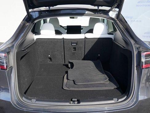 Used 2023 Tesla Model Y 2WD image 15