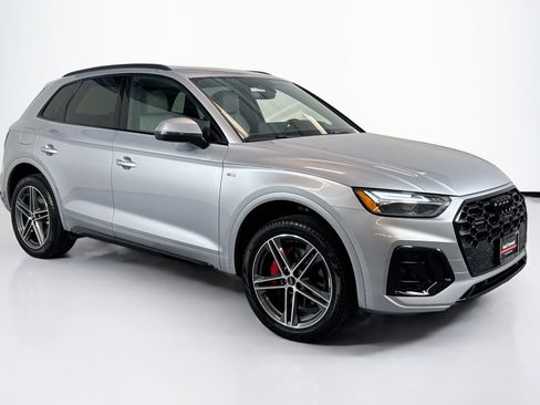 Used 2025 Audi Q5 e Premium Plus w/ Premium Plus Package image 3