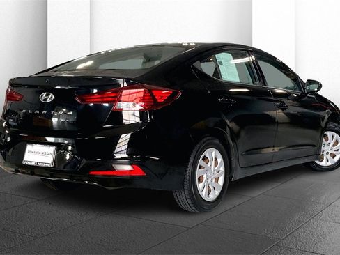 Used 2019 Hyundai Elantra SE image 13