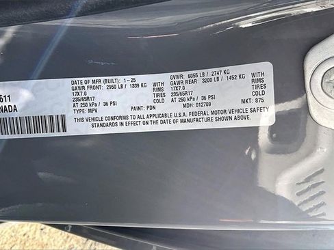 Used 2025 Chrysler Pacifica Select image 6